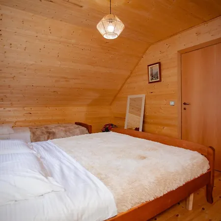 Shpija Ujevara E Vogel Villa *