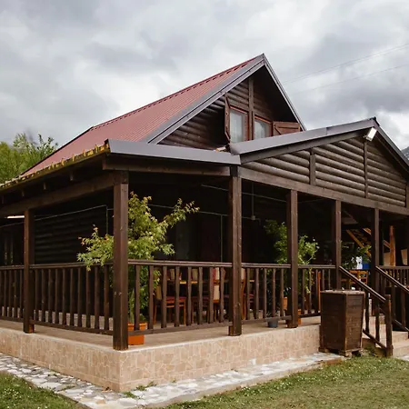 Shpija Ujevara E Vogel Vila *